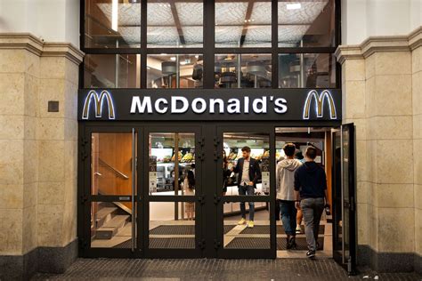 WSJ: McDonald’s closes U.S. offices ahead of layoffs